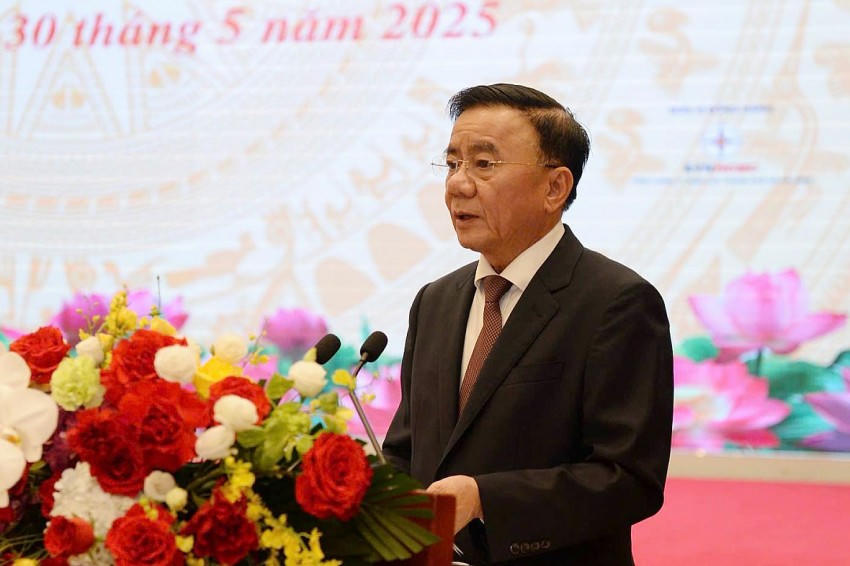 Thường trực Ban Bí thư Trần Cẩm Tú.