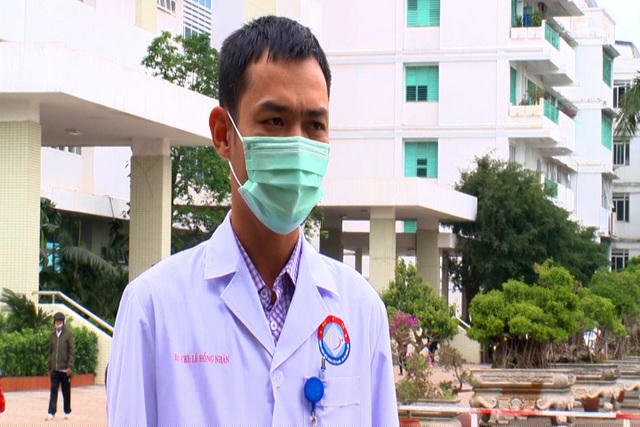 Bác sĩ Lê Hồng Nhân, khoa Hồi sức tích cực, Bệnh viện Hữu nghị Việt Nam - Cu Ba Đồng Hới khuyến cáo, người dân không nên sử dụng bếp than để sưởi vì nó sẽ cháy yếm khí, sinh khí độc là khí CO, nhanh chóng chiếm chỗ của oxy, hít vào sẽ gây ngạt.