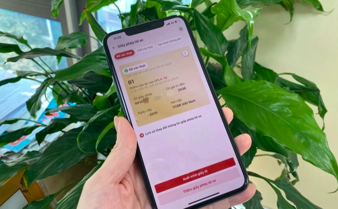 Phòng CSGT Hà Nội khẳng định, điểm giấy phép lái xe sẽ được tự động cập nhật khi công dân sử dụng dịch vụ công mức độ 2.