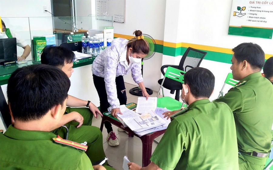 Lực lượng Công an Bạc Liêu tăng cường kiểm tra các cơ sở hoạt động kinh doanh tài chính trên địa bàn tỉnh.