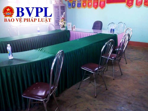 Văn phòng Đoàn trường THPT Cao Bá Quát, nơi thầy Bảo đang ngồi trực thì bị học sinh dẫn nhiều đối tượng vào đánh bị thương ngay tại phòng làm việc. Ảnh: NC.