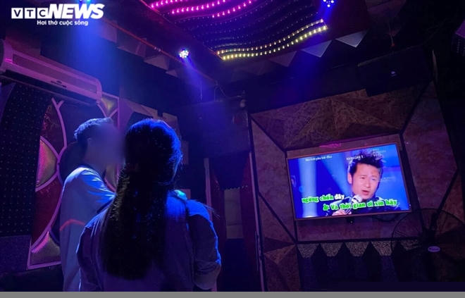 Đà Nẵng tạm dừng hoạt động karaoke từ 0h ngày 3/5.