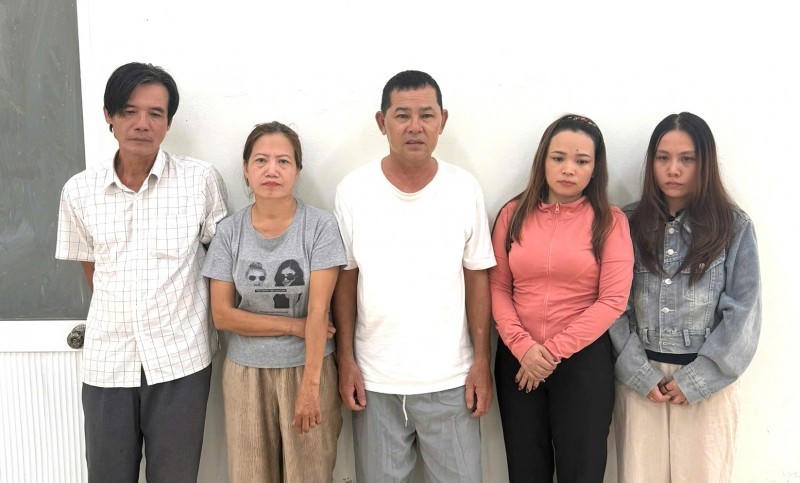 Một số đối tượng trong đường dây số đề.