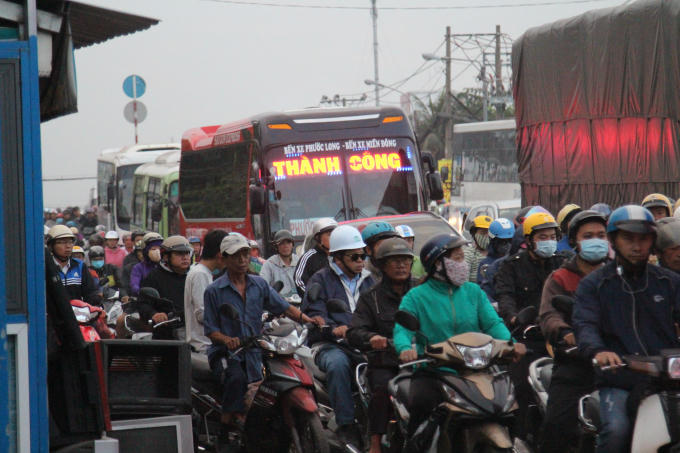 Kẹt xe kéo dài nhiều giờ liền.