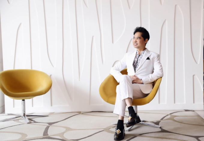 Danh ca Ngọc Sơn.