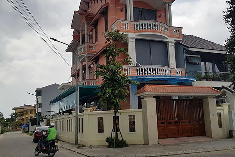 Lô đất A7 được xây dựng căn nhà ba tầng. Ảnh: NGUYỄN DO
