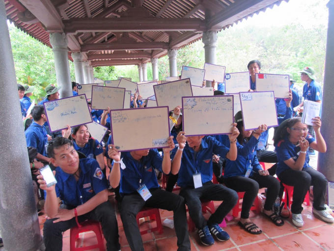 Nhiều hoạt động, trò chơi ý nghĩa được tổ chức tại các địa điểm dừng chân.