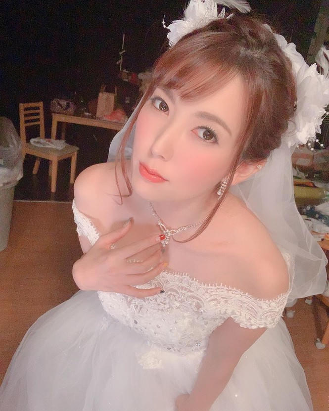 Mỹ nhân bị gạ đi khách giá 1,7 tỷ là ‘nữ diễn viên 18+ hàng đầu Nhật Bản’ - ảnh 12