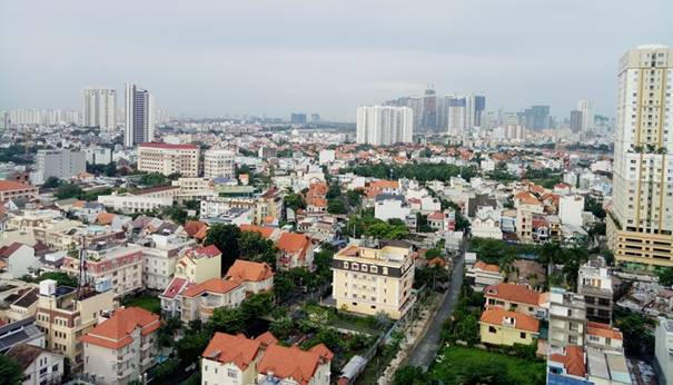 Theo các chuyên gia, thị trường BĐS cần tập trung phát triển nhiều dự án nhà giá rẻ.