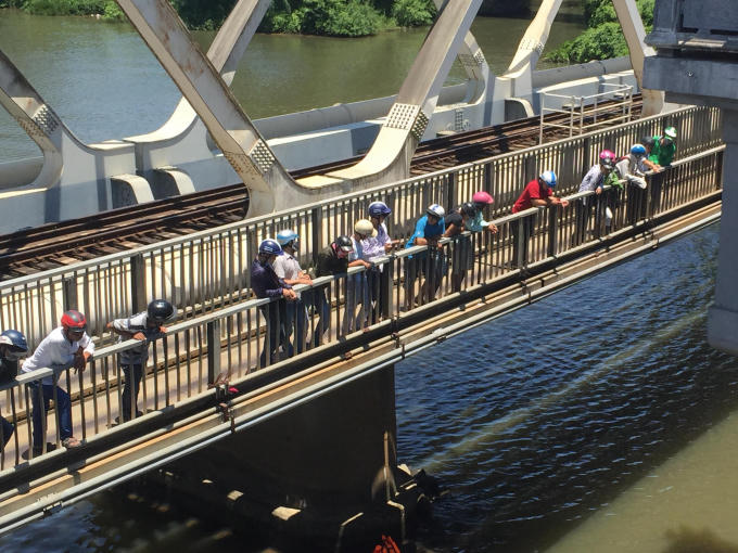 Hiện trường nơi người cô gái nhảy cầu.