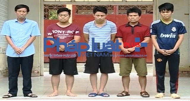 5 cán bộ bị bắt quả tang trong vụ đánh bạc tại Trung tâm y tế huyện Bình Xuyên