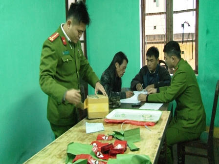 Tại cơ quan công an Tuấn khai mua số "cỏ Mỹ" này từ một người ở Đồng Nai với số tiền là 4,5 triệu đồng với mục đích chia nhỏ ra bán để kiếm lời.