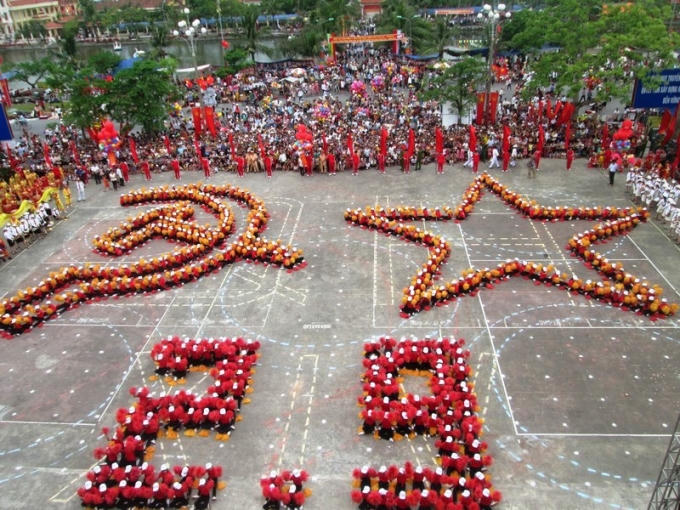 Xếp hình chào mừng ngày Quốc khánh 2/9.