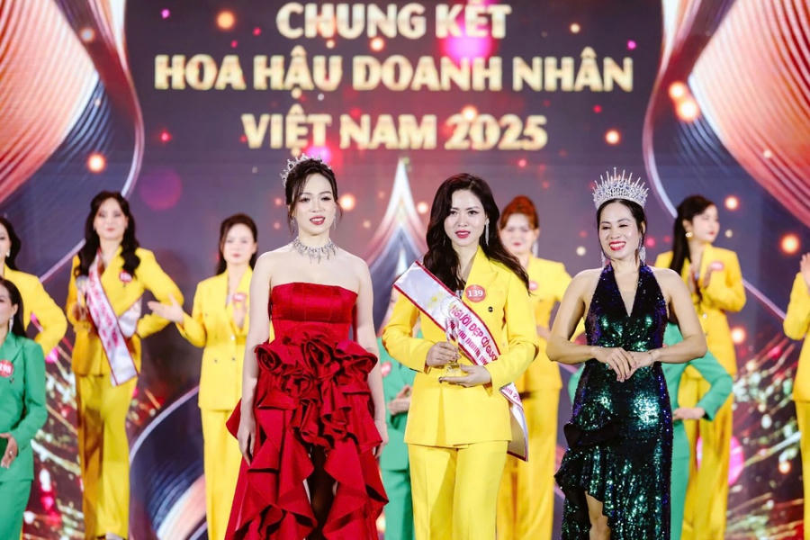 Vương miện Á hậu 1 Hoa hậu Doanh nhân Việt Nam 2025 được trao cho Nguyễn Thị Thu Huyền- Nữ doanh nhân Bất động sản đến từ Đất Cảng.