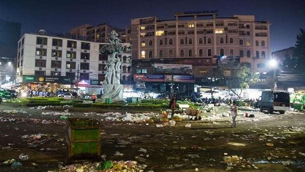 Hình ảnh Đà Lạt ngập trong rác sau Tết.