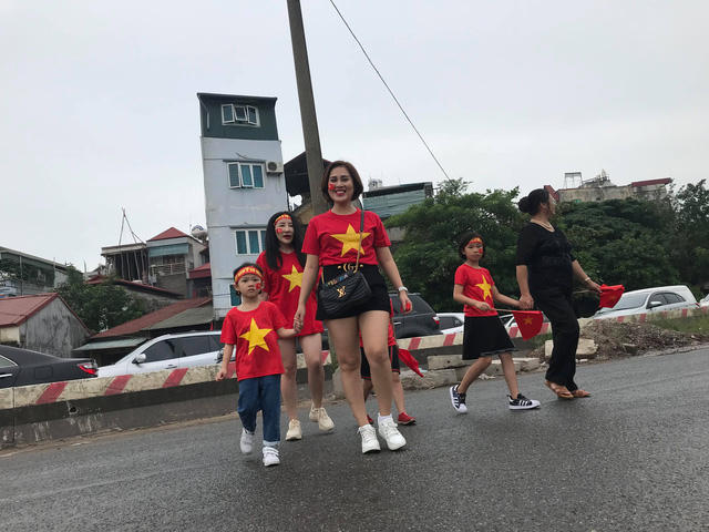 H&igrave;nh ảnh c&aacute;c tuyển thủ Olympic Việt Nam về đến H&agrave; Nội