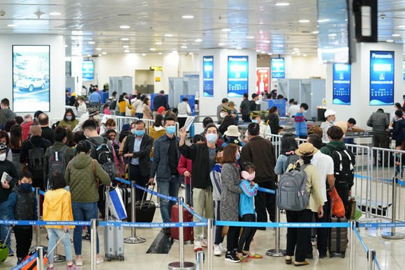 Thêm 4 ca nhập cảnh nhiễm Covid-19, Việt Nam ghi nhận 2.533 bệnh nhân
