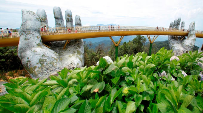 Cầu Vàng Sun World Ba Na Hills.