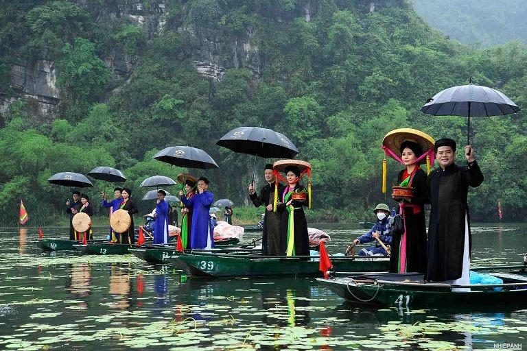 Di sản văn hóa là bản sắc của văn hóa dân tộc, là cơ sở để xây dựng nền văn hóa mới, con người mới.