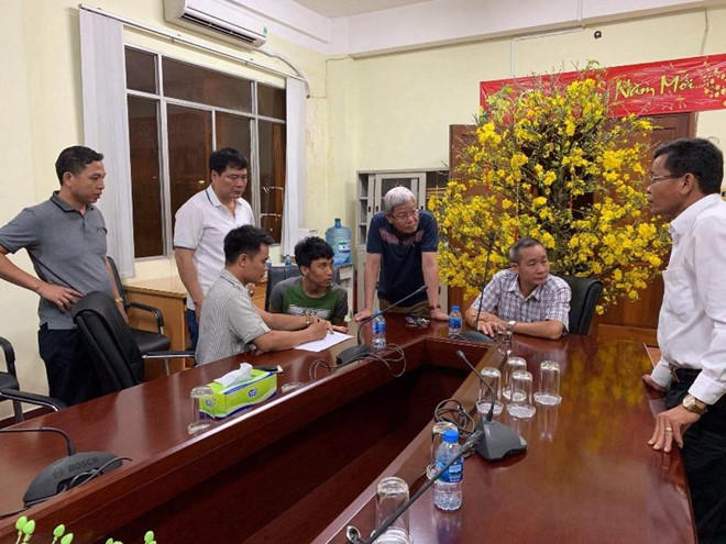 Lãnh đạo C02 lấy lời khai nghi can Trần Tuấn Anh.