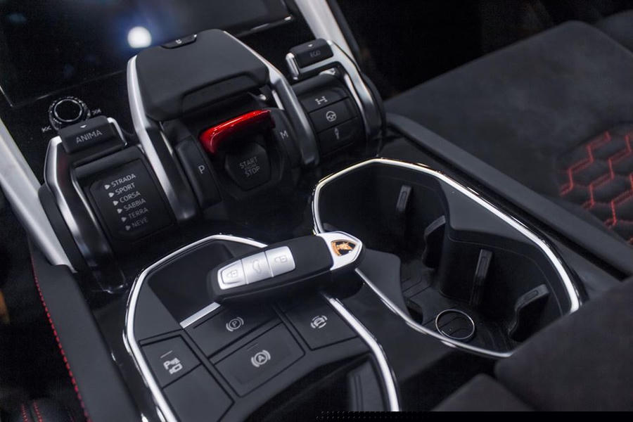 Lamborghini Urus màu đen độc nhất Việt Nam có 6 chế độ lái.