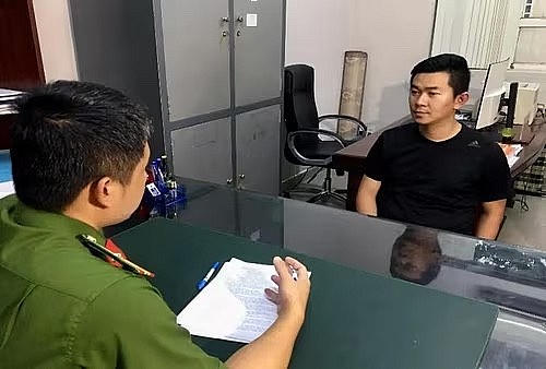 Bị can Huỳnh Hữu Tường tại cơ quan công an.