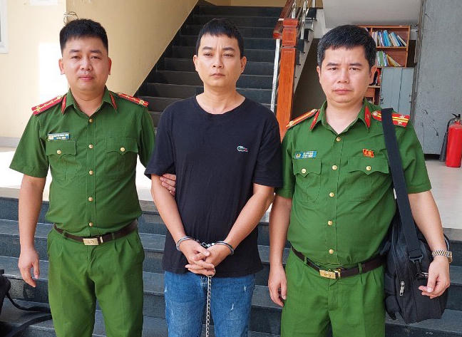 Đối tượng Hà Duy Phương được di lý về Công an tỉnh Thanh Hóa. (Ảnh: Công an Thanh Hoá)