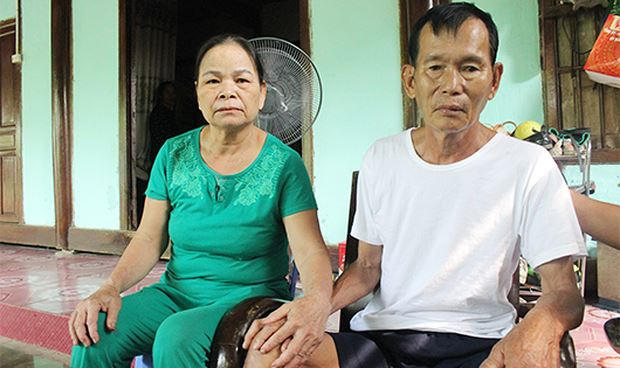 Hai vợ chồng ông Bình bà Hợp sau gần 27 năm đã được đoàn tụ.