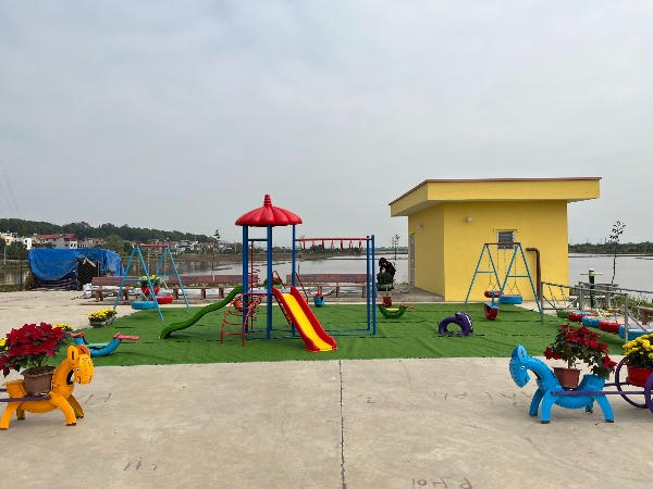 Sau gần 2 tháng thực hiện và triển khai, công trình đã hoàn thành, bàn giao và được đưa vào sử dụng, từ đó, góp phần tạo sân chơi lành mạnh, bổ ích cho trẻ em.