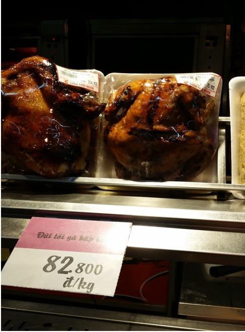 Gà quay tại Big C Thăng Long.