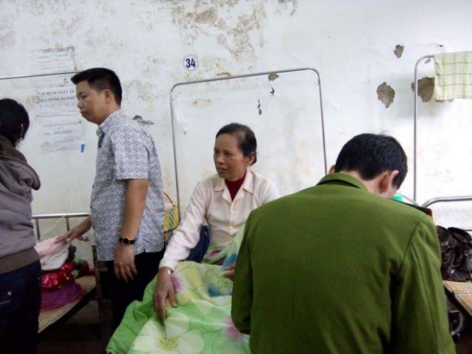 Một trong số các nạn nhân đang được điều trị tại bệnh viện đa khoa tỉnh Vĩnh Phúc.