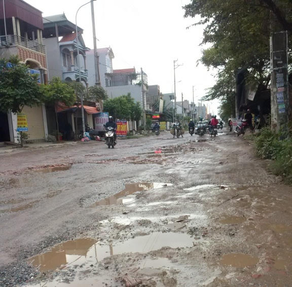 Đoạn đường xuống cấp nghiêm trọng