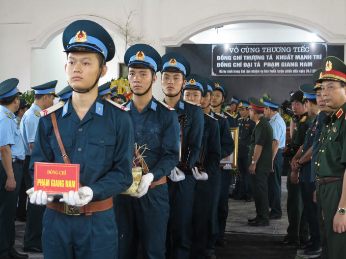 H&igrave;nh ảnh x&uacute;c động lễ viếng, truy điệu hai phi c&ocirc;ng Su-22 về nơi an nghỉ