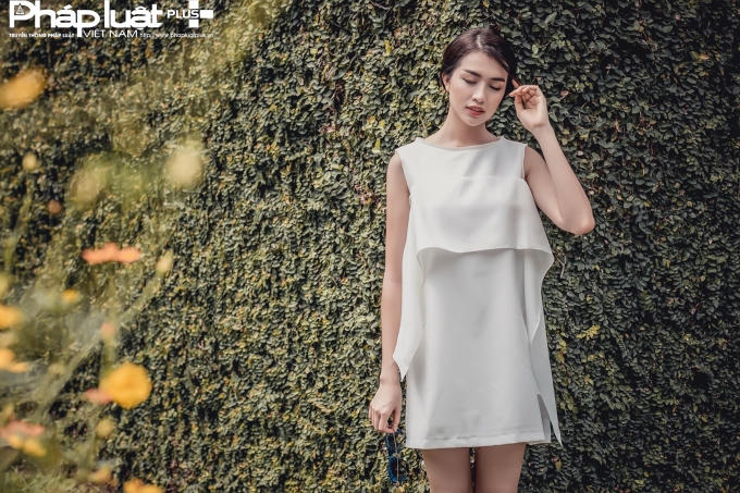 Lệ Hằng tinh khôi trong trang phục mang hướng cổ điển