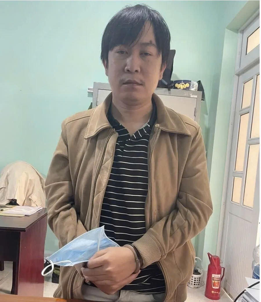 Đối tượng Trần Quốc Huy bị bắt vì chiếm đoạt 9 tỉ đồng của bạn học. Ảnh: Công an Lâm Đồng