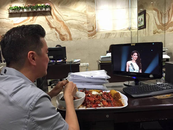 Đ&agrave;m Vĩnh Hưng k&ecirc;u gọi người h&acirc;m mộ ủng hộ cho Phạm Hương tr&ecirc;n trang c&aacute; nh&acirc;n. Ảnh: Internet