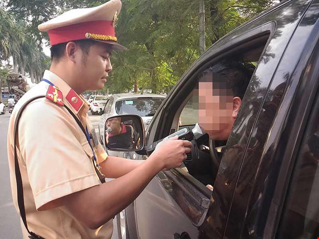 Đề xuất buộc chủ ô tô mở tài khoản để xử phạt để xoá tình trạng "cưa đôi".