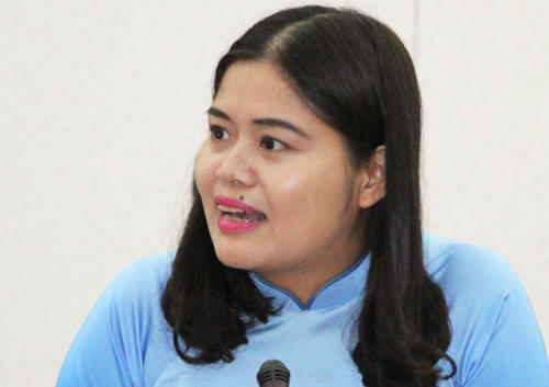 Cô Vũ Thị Bắc tại buổi tiếp xúc cử tri trẻ TP HCM chiều 14/3. Ảnh: Mạnh Tùng