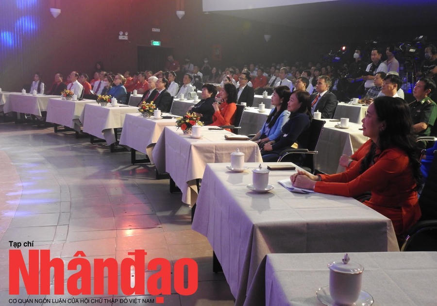 Các đại biểu tham dự chương trình Sức mạnh Nhân đạo 2022. Ảnh: Đức Khải