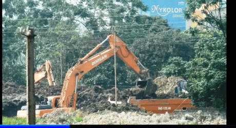Tình trạng khai thác đất đang diễn ra.