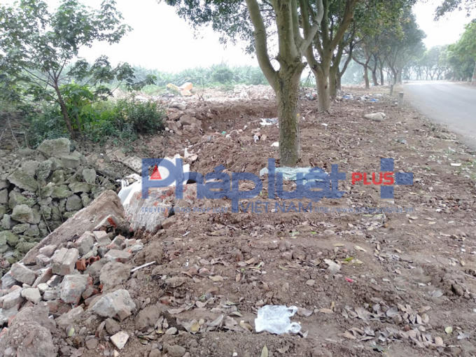 Ch&iacute;nh quyền huyện Gia L&acirc;m c&oacute; dung t&uacute;ng cho việc đổ h&agrave;ng trăm tấn phế thải x&acirc;y dựng tại x&atilde; Y&ecirc;n Thường?