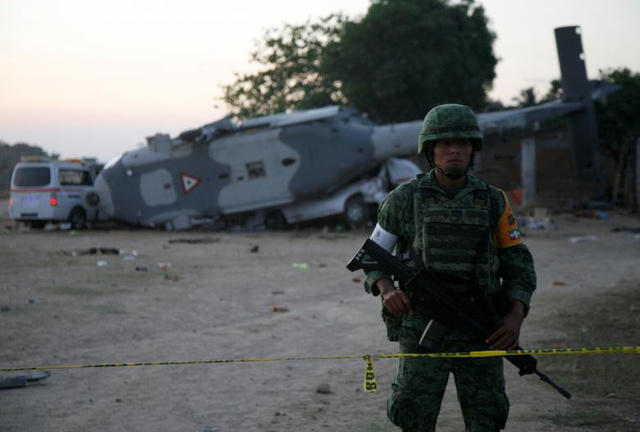 Trực thăng quân sự Mexico gặp nạn sau chuyến khảo sát khu vực động đất. (Ảnh: Reuters)