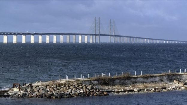 Cầu Oresund, nối liền Đan Mạch và Thụy Điển nơi bà Hadzialic bị cảnh sát kiểm tra nổng độ cồn. (Ảnh: AP)