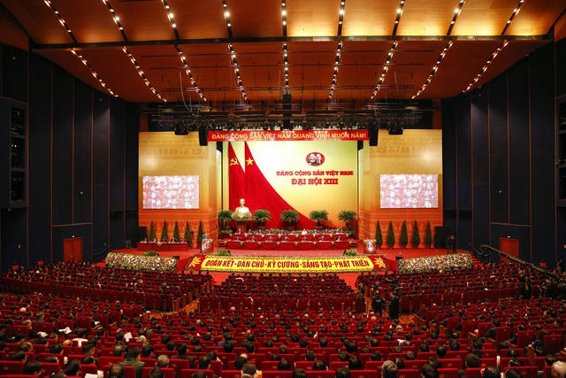 Ngày 27/1, các đại biểu thảo luận tại hội trường về các Văn kiện Đại hội (Ảnh: Quốc Chính).