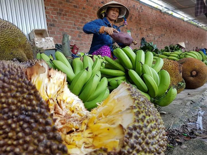 Những phiên chợ quê xứ Quảng cũng xuất hiện trong các tác phẩm của nhà văn Phạm Hữu Đăng Đạt.