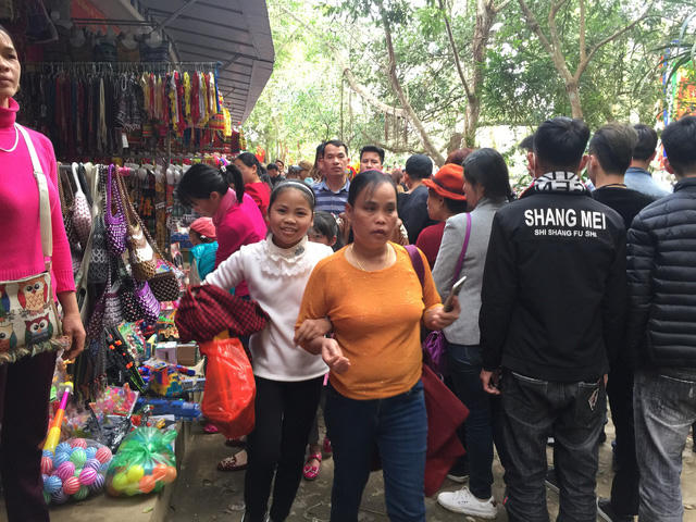 Khá nhiều du khách tỏ ra mệt mỏi.