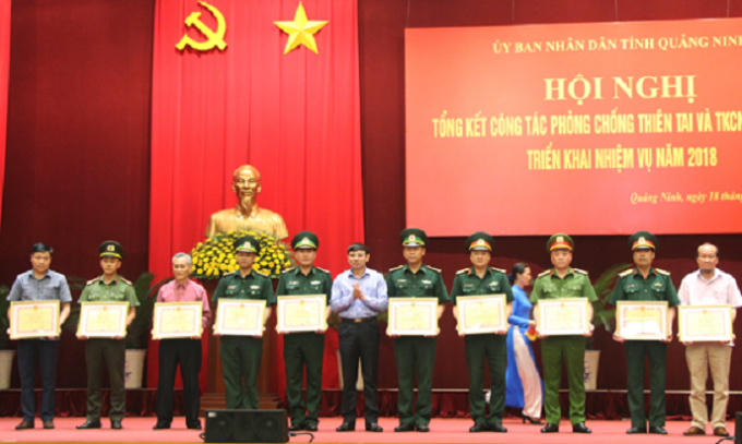 Các tập thể và cá nhân có thành tích xuất sắc trong công tác PCTT&TKCN được nhận Bằng khen của UBND tỉnh.