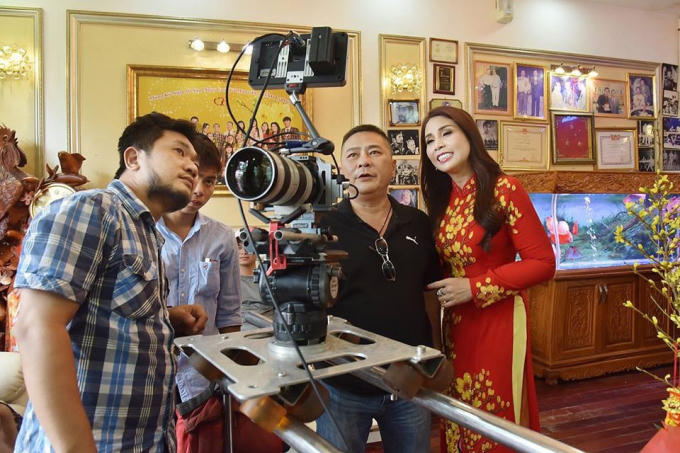 Lý Hương làm MV ca nhạc tặng gia đình nhân sinh nhật