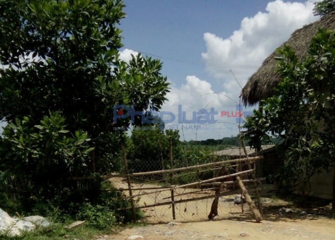 Sau loạt bài phản ánh về bãi khai thác cát trái phép, sáng ngày 24/8, bãi cát lậu chính thức bị nghiêm cấm hoạt động. (Ảnh: A.Thắng)