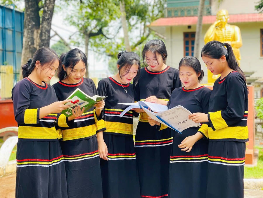 Dự thảo này ban hành Quy chế tuyển sinh, bồi dưỡng dự bị đại học; xét chuyển vào học trình độ đại học, trình độ cao đẳng ngành Giáo dục Mầm non, hướng tới mục tiêu nâng cao chất lượng giáo dục và mở rộng cơ hội học tập cho học sinh dân tộc thiểu số. (Ảnh minh họa: baogialai.com.vn)